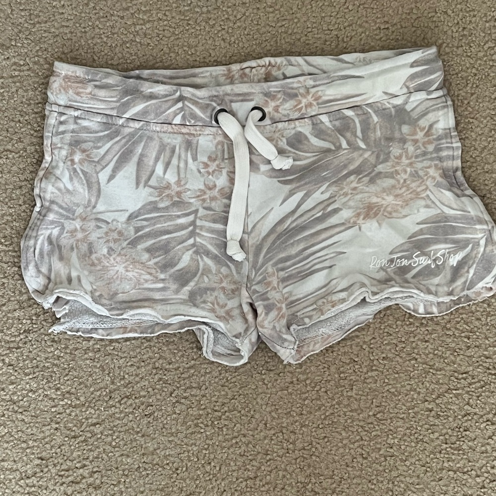 Roxy Women's Tropical Print Shorts - Gray and White
